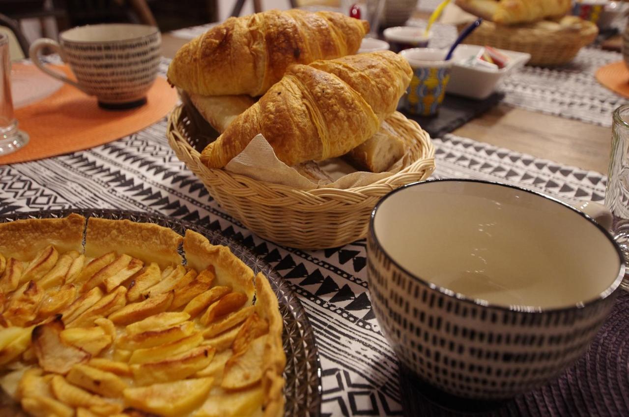 Logis Saint Leonard Bed & Breakfast Dompierre-sur-Mer Bagian luar foto