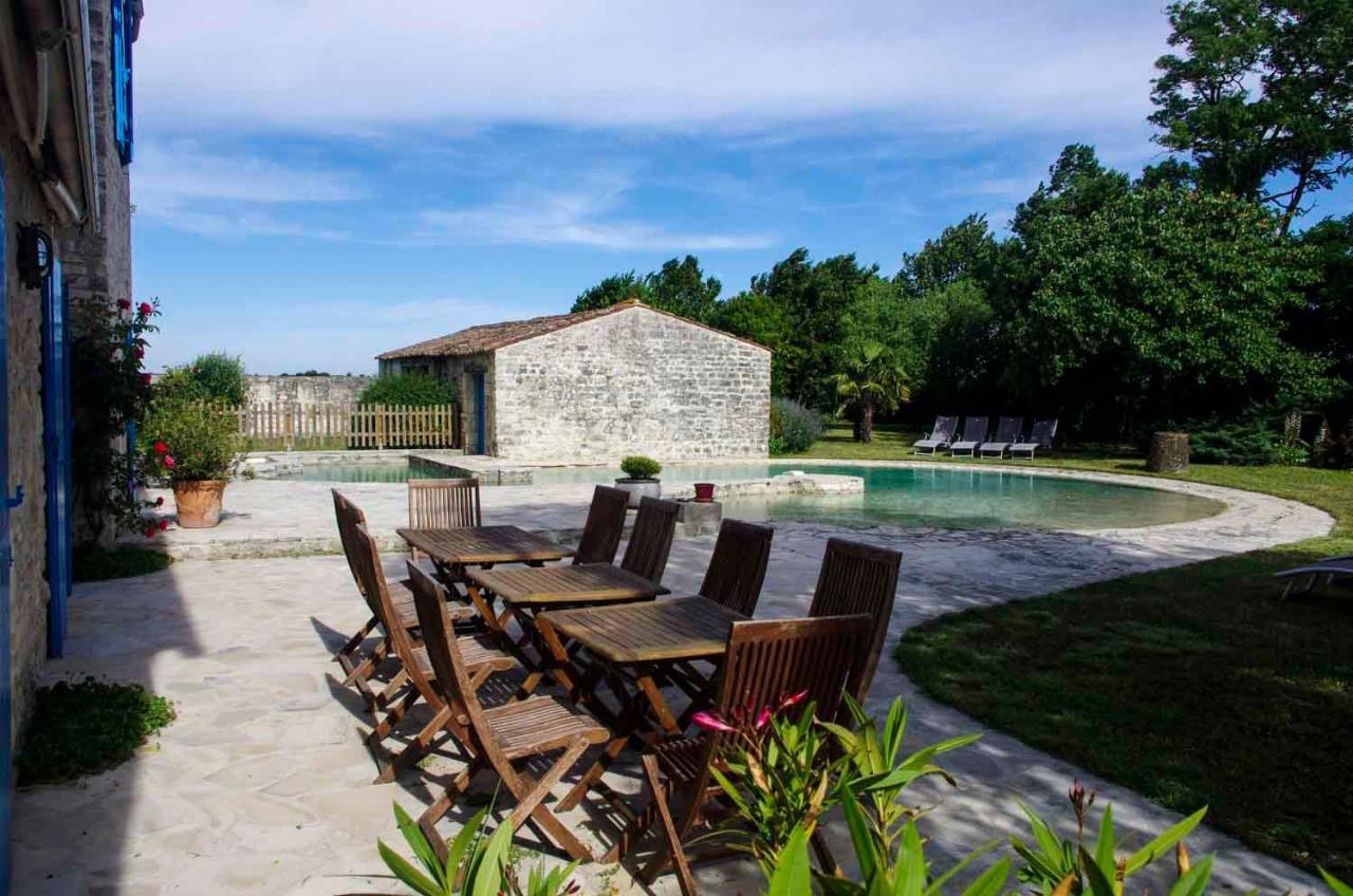 Logis Saint Leonard Bed & Breakfast Dompierre-sur-Mer Bagian luar foto