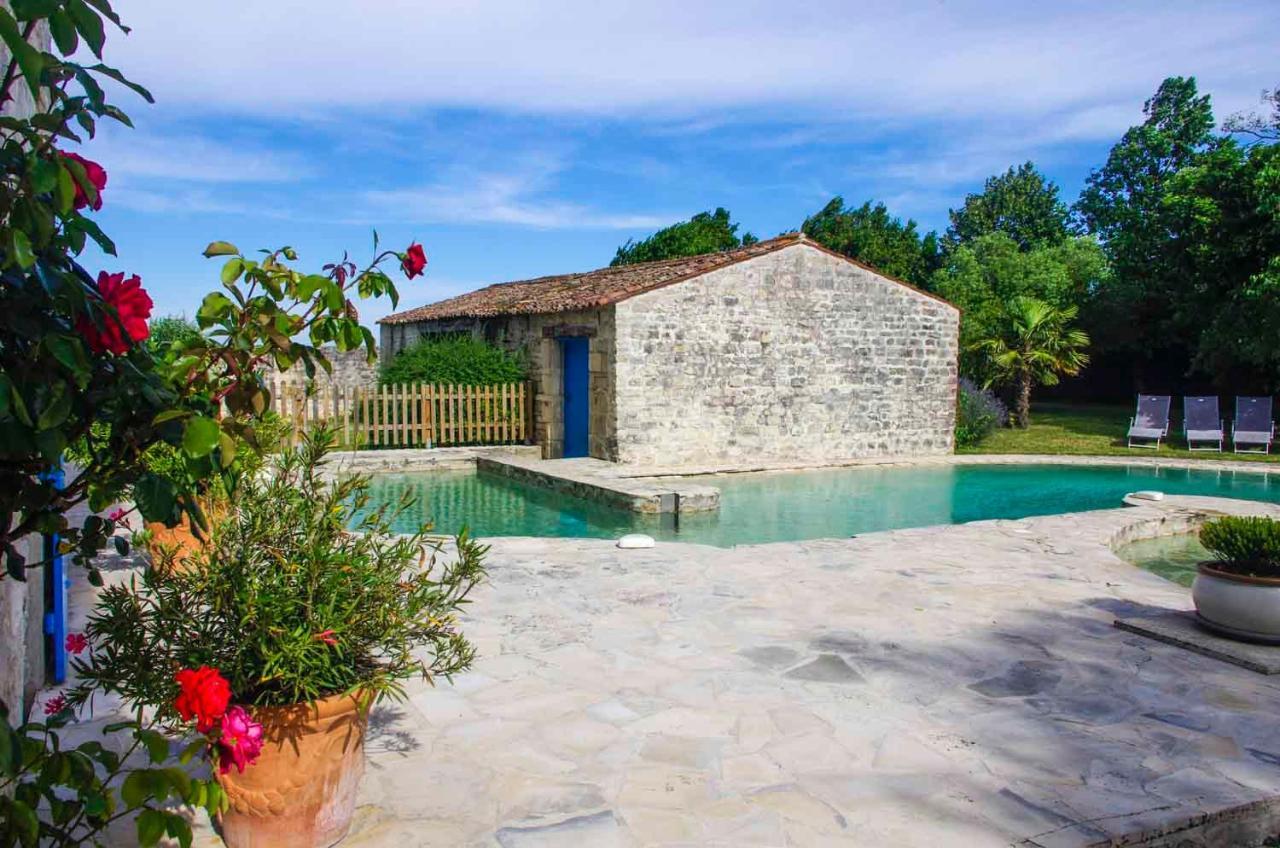 Logis Saint Leonard Bed & Breakfast Dompierre-sur-Mer Bagian luar foto
