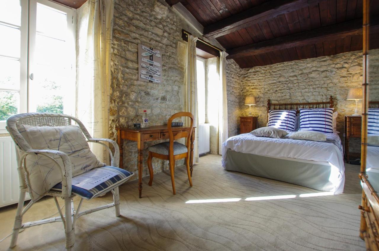 Logis Saint Leonard Bed & Breakfast Dompierre-sur-Mer Bagian luar foto
