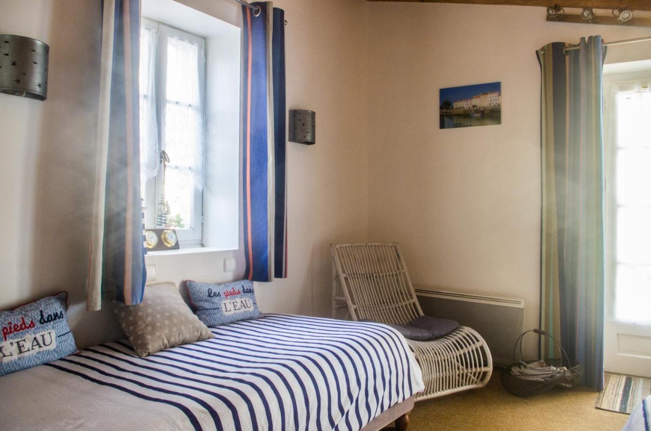 Logis Saint Leonard Bed & Breakfast Dompierre-sur-Mer Bagian luar foto