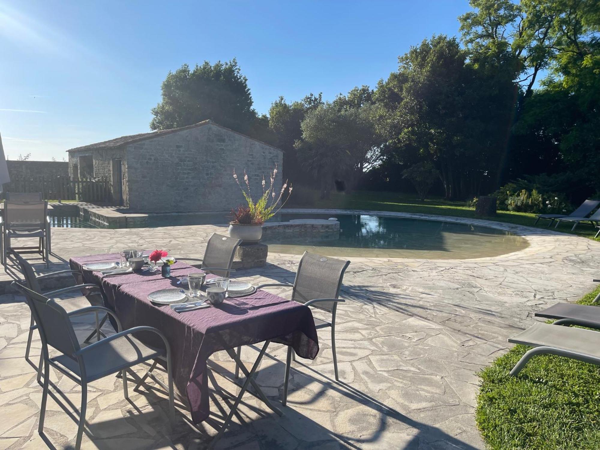 Logis Saint Leonard Bed & Breakfast Dompierre-sur-Mer Bagian luar foto