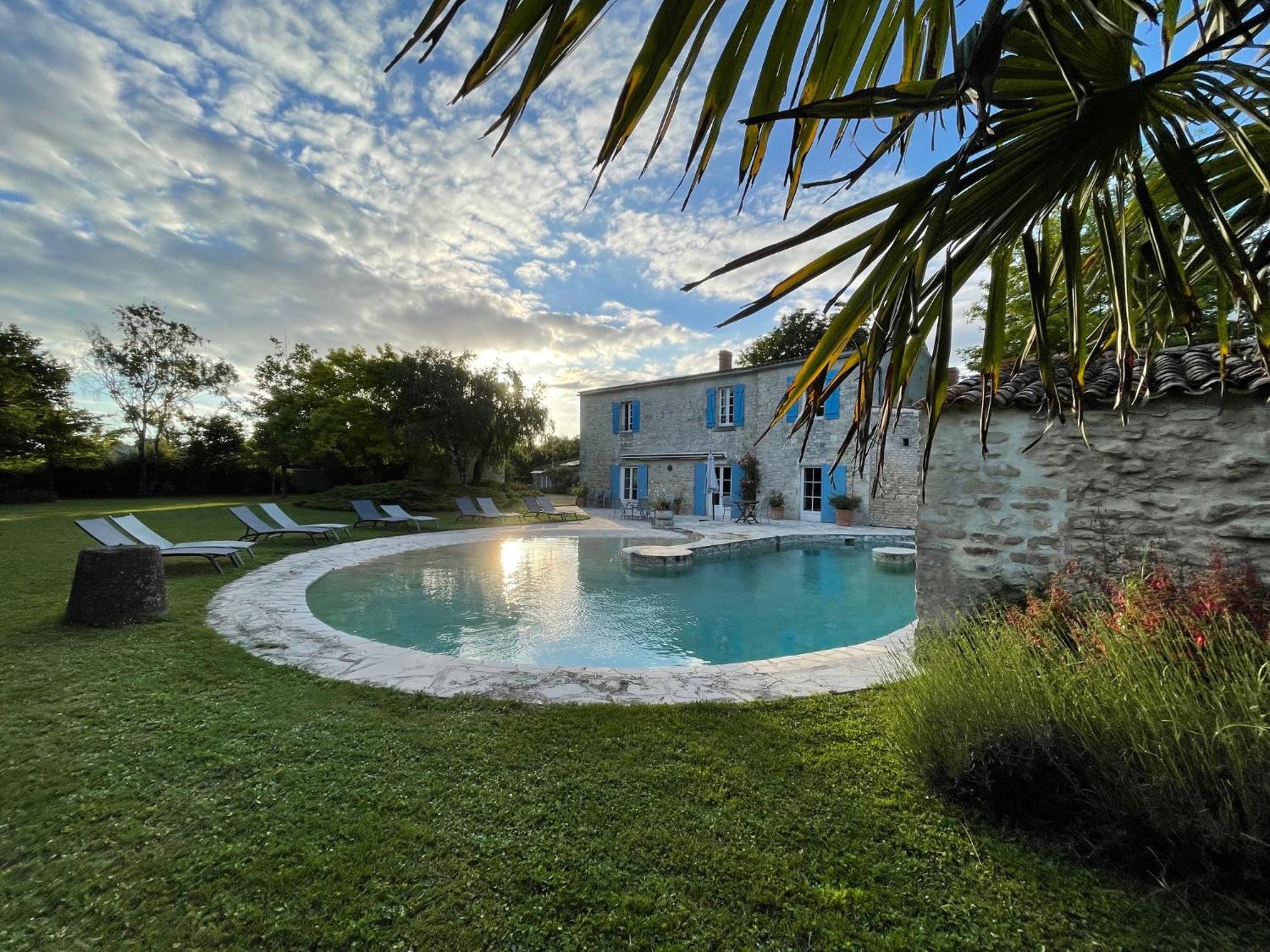 Logis Saint Leonard Bed & Breakfast Dompierre-sur-Mer Bagian luar foto